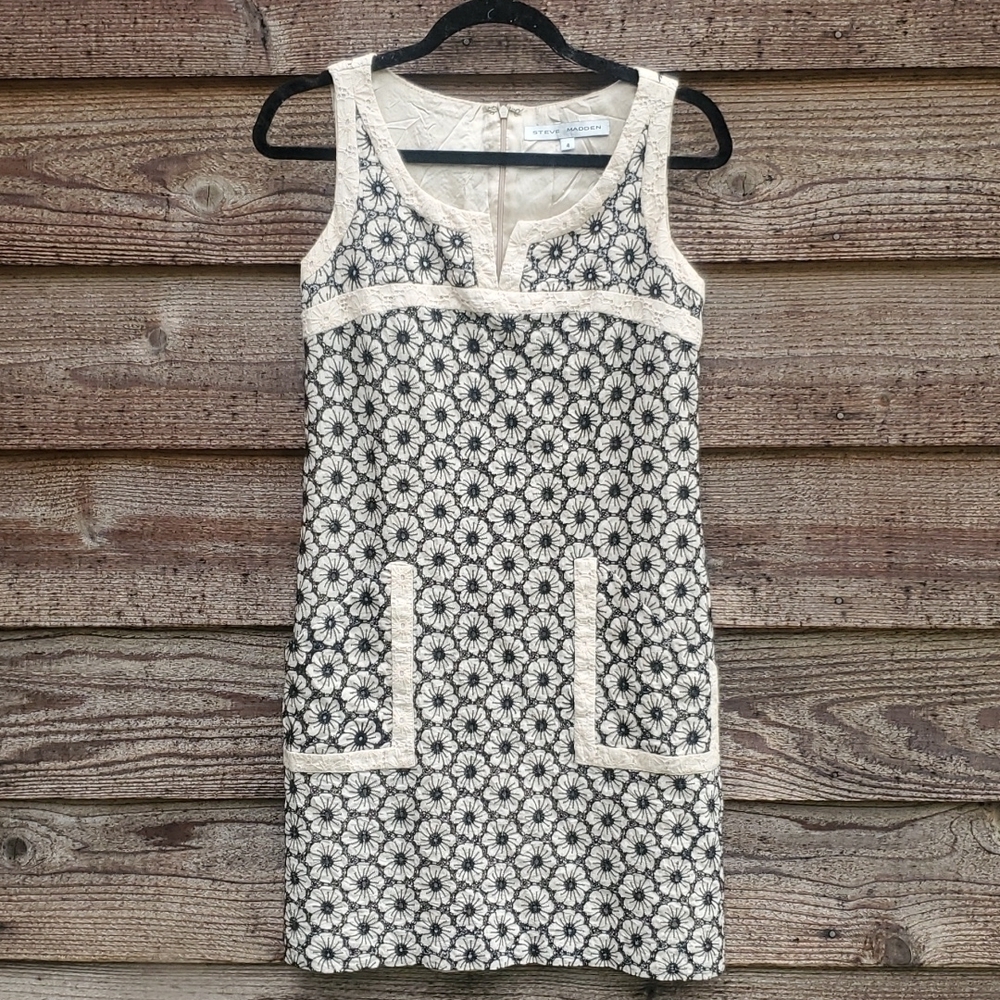Steve Madden Embroidered flower dress 4